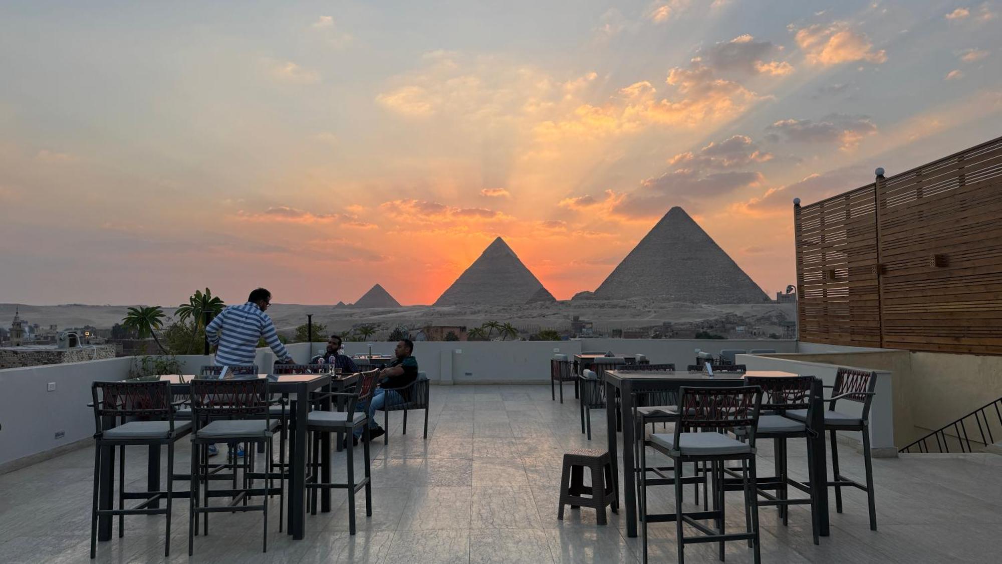 Pyramids Hotel Kafret el-Gabal Exterior foto